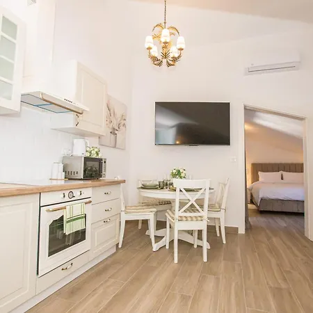 Mind Apartment And Rooms Poreč Exterior foto